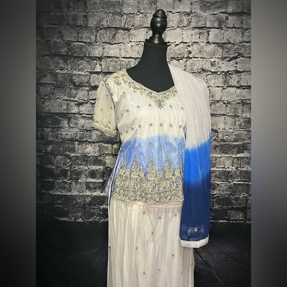 Costume - Picture 4 of 4